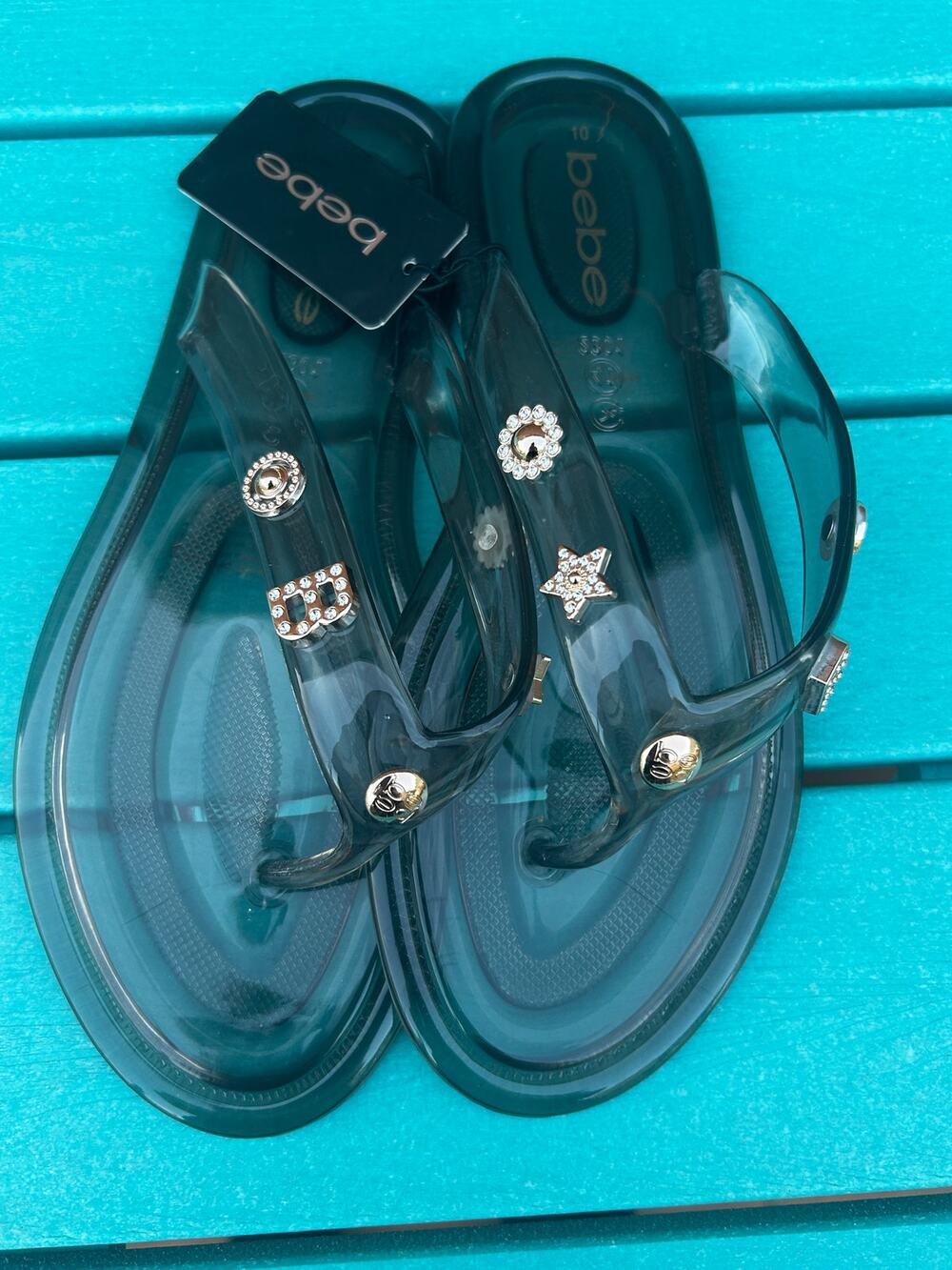 NWT bebe Charm Jelly Flip-Flop Sandals – Translucent Gray/Clear Size 10
